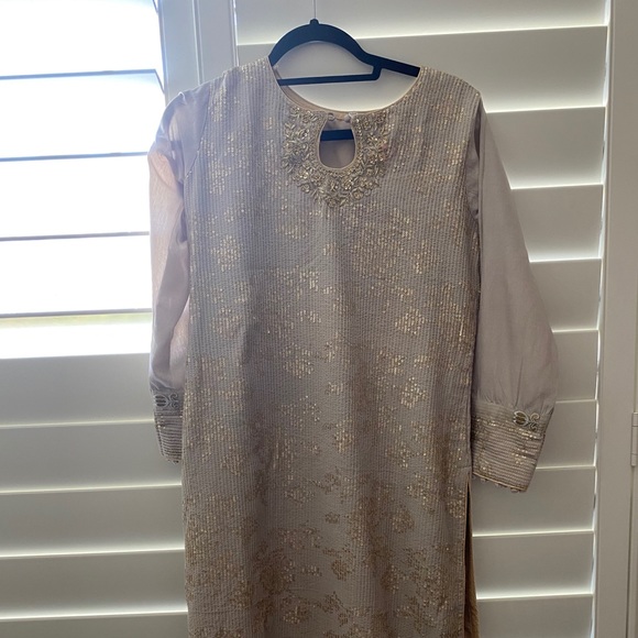 Gray and gold shimmer gown with pants. Size L - Picture 3 of 3